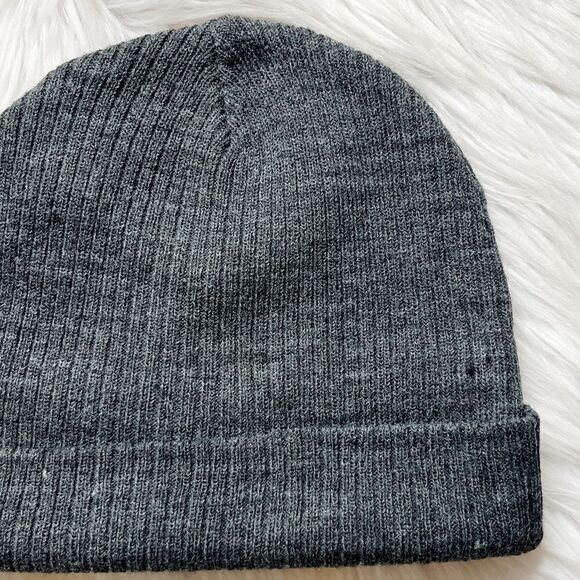 Forever 21 Ribbed Knit Beanie Dark Charcoal Grey One Size - Picture 1 of 4
